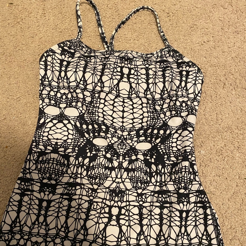 lululemon y tank